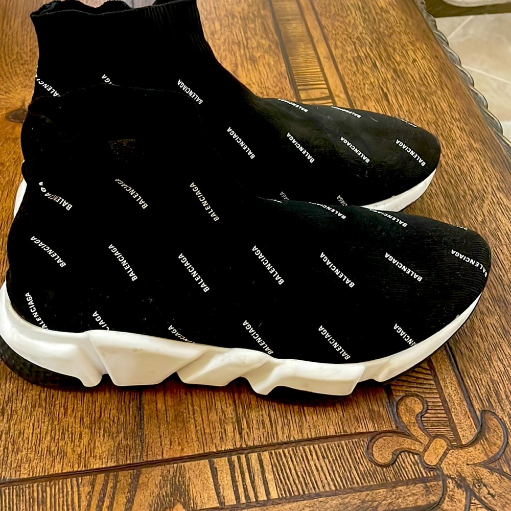Super cute men’s women’s Balenciaga shoes